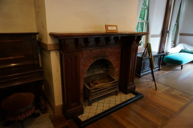 旧三笠ホテル・ラウンジの暖炉